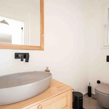 Rueya Kas,peninsula With Lawn Garden * カシュ