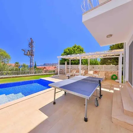 Rueya Kas,peninsula With Lawn Garden Villa