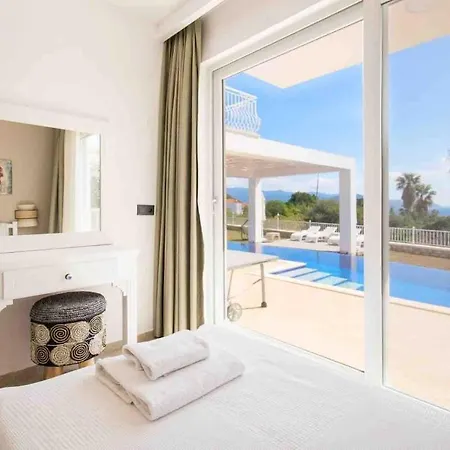 Rueya Kas,peninsula With Lawn Garden *