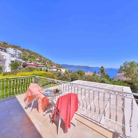 Rueya Kas,peninsula With Lawn Garden Villa