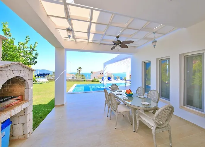 Villa Rueya Kas,peninsula With Lawn Garden