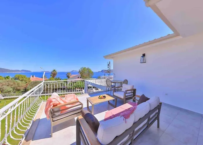 Villa Rueya Kas,peninsula With Lawn Garden