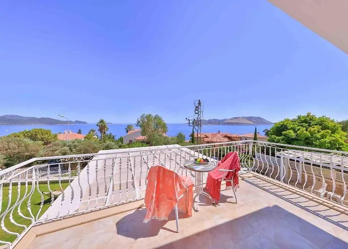 Rueya Kas,peninsula With Lawn Garden Villa *
