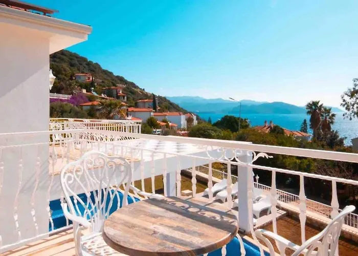 Rueya Kas,peninsula With Lawn Garden *