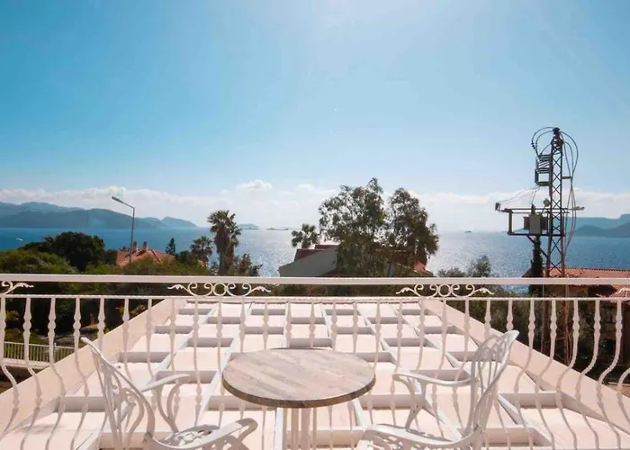 Villa Rueya Kas,peninsula With Lawn Garden