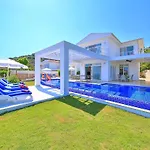 Rueya Kas,peninsula With Lawn Garden * Kaş