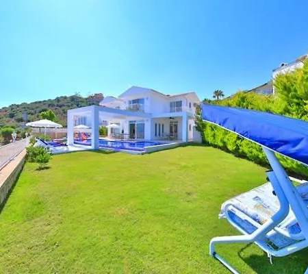 Rueya Kas,peninsula With Lawn Garden 빌라 카스
